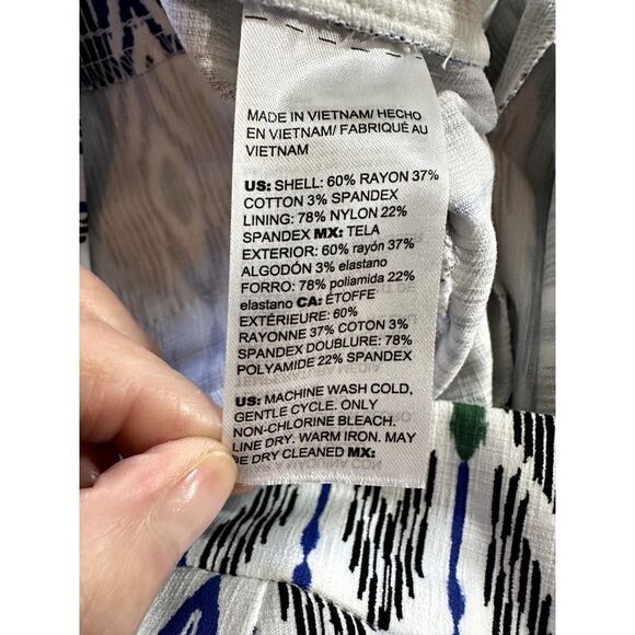 CHICO'S Women's 40th Anniversary Brigitte Ikat Cropped Pants White Size 8 - Picture 10 of 11